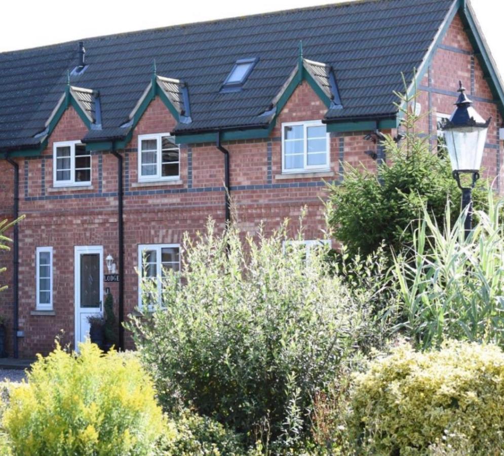 Lincoln Holiday Retreat Lodge With Private Hot Tub Exteriör bild