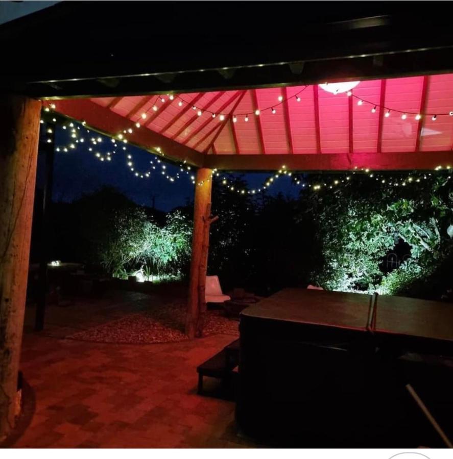 Lincoln Holiday Retreat Lodge With Private Hot Tub Exteriör bild