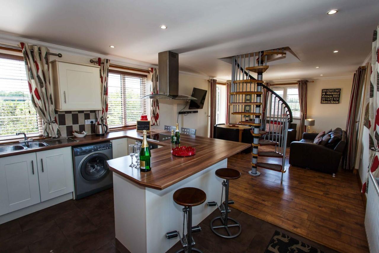 Lincoln Holiday Retreat Lodge With Private Hot Tub Exteriör bild